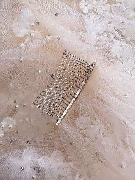 Luxury Lace Veil (with comb)