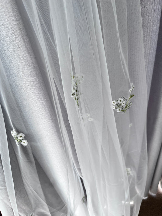 Flower Embroidery Veil (with comb)