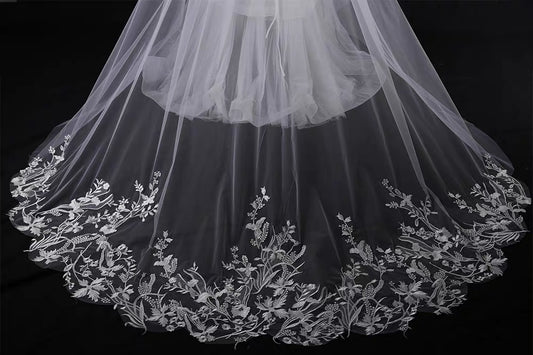 Luxury Lace Veil in double-tier (with comb)